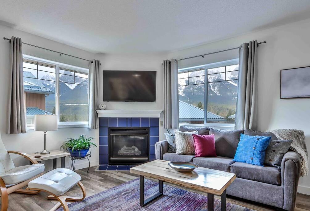 شقة Big Mountain Views - Bright 2-Story Corner Unit كانمور المظهر الخارجي الصورة